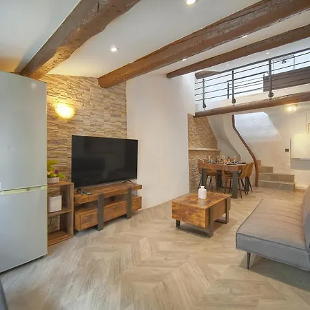Upstays Suquet Center 56m Apartment