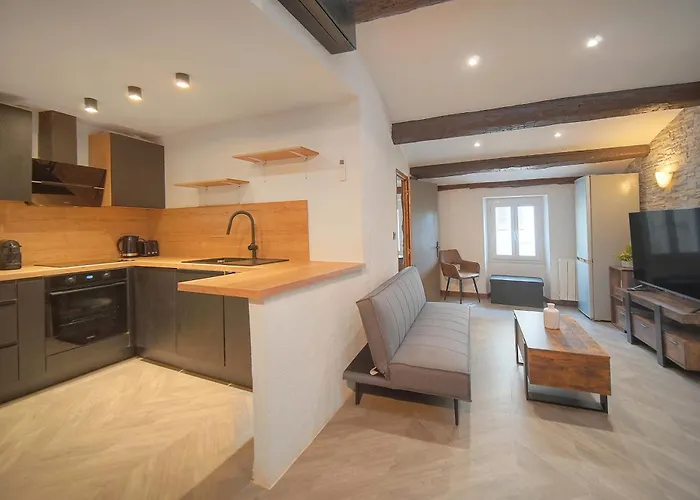 Upstays Suquet Center 56M Apartment Cannes