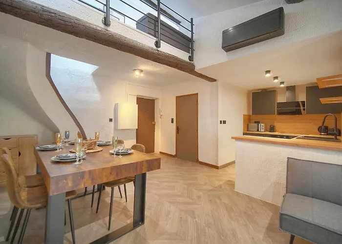 Upstays Suquet Center 56M Apartment Apartman *