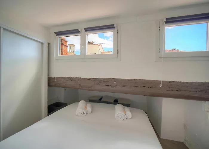 Apartman Upstays Suquet Center 56M Apartment Cannes