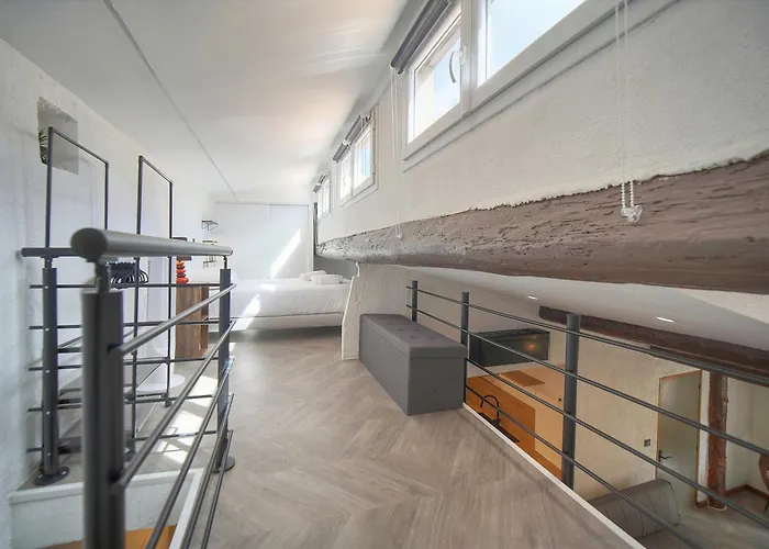 Upstays Suquet Center 56M Apartment Apartman *