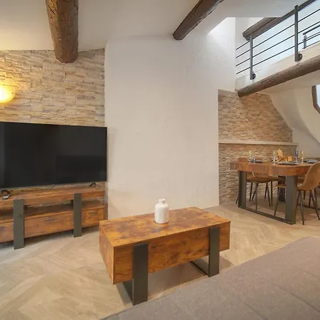 Upstays Suquet Center 56m Cannes